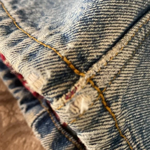 Eddie Bauer Fleece Lined Faded Classic Blue Denim Jeans with Minimal Distress30 - Picture 9 of 11